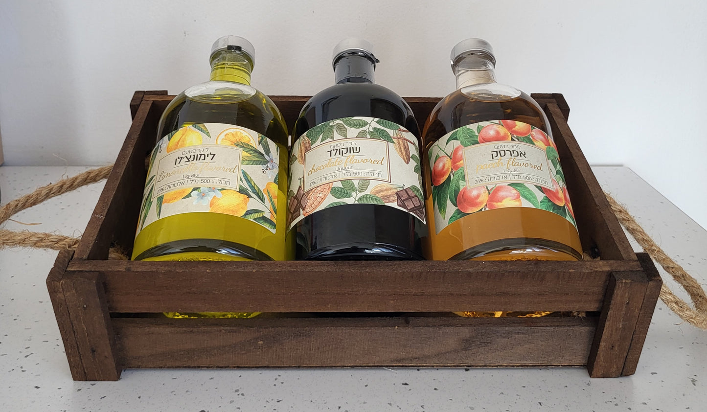 3 Liqueurs - wooden tray